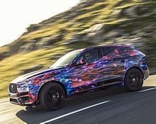 Der F-PACE ist der jüngste Jaguar auf Basis der modularen Aluminium-Leichtbau-Architektur und läuft im Werk Solihull vom Band